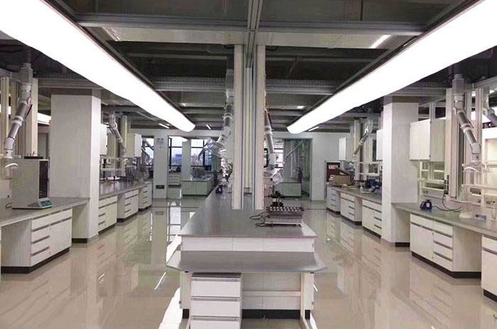 實驗室設計重要的部分 ，適當的實驗室空間是實驗室檢測質量和工作人員安全的基礎 。
